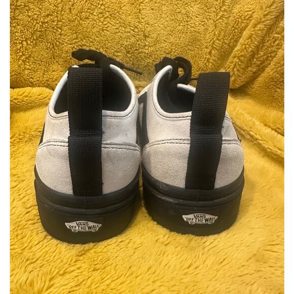 Vans Off The Wall Low Top Shoes Sneakers LEATHER Size 11 Men Black White Skater - Picture 2 of 9